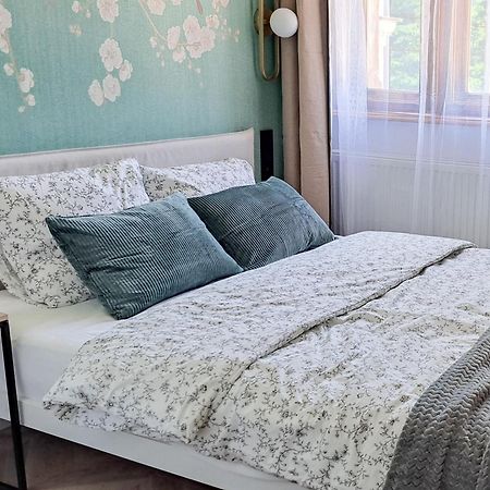 Lion Apartments - Premium Studio With Balcony Krakow Bagian luar foto