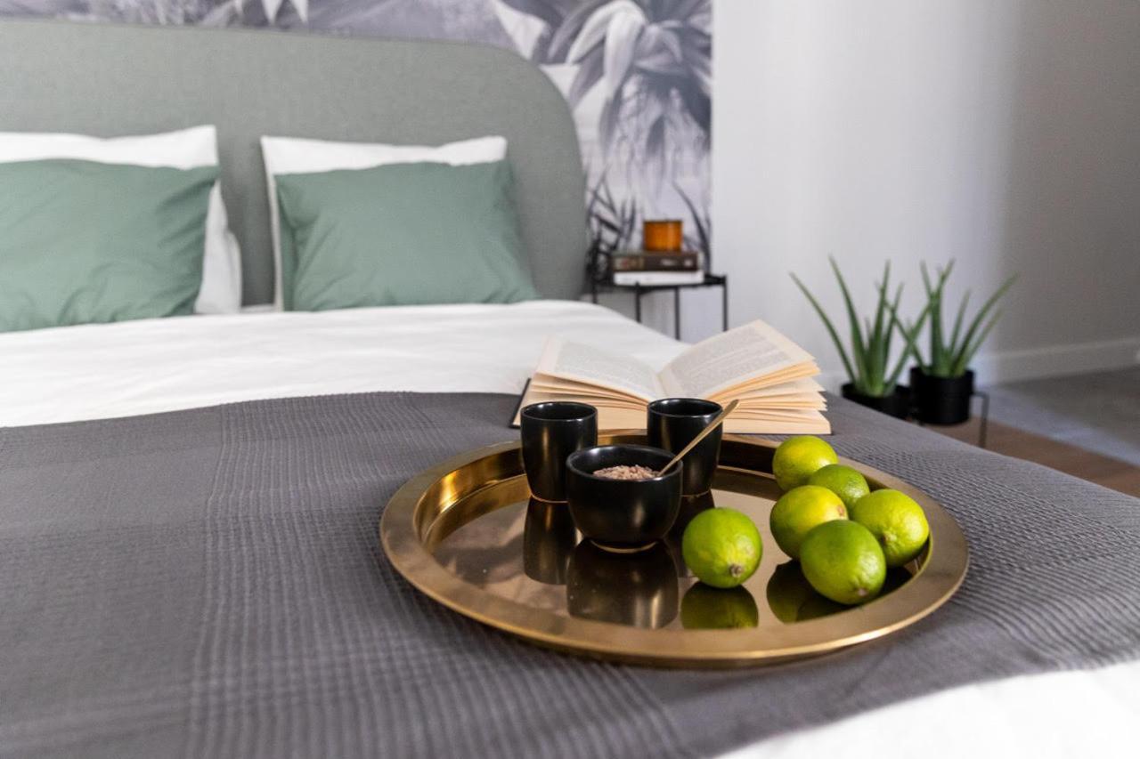 Lion Apartments - Premium Studio With Balcony Krakow Bagian luar foto