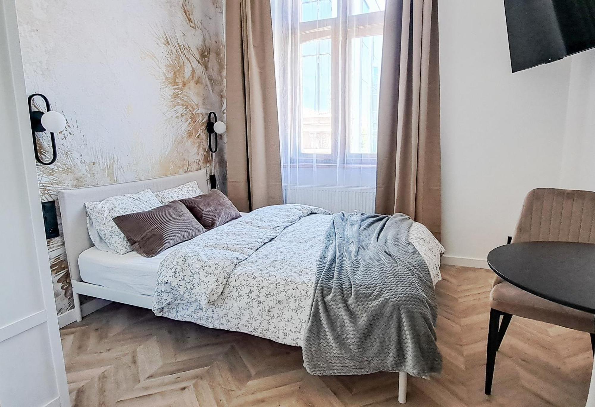 Lion Apartments - Premium Studio With Balcony Krakow Bagian luar foto